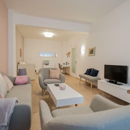 Chic And Spacious Apartment In Central Sofia - Patriarh Evtimiy By Flat Mаnager 외부 사진